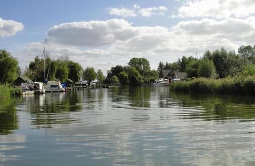 Demmin Boat Rental | Houseboat on the Peene in Demmin