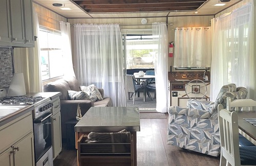 Tazewell Boat Rental | Houseboat Retreat on Norris Lake