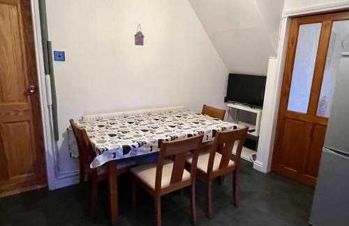 Stoke-on-Trent House | Housefield Stay, Room 4