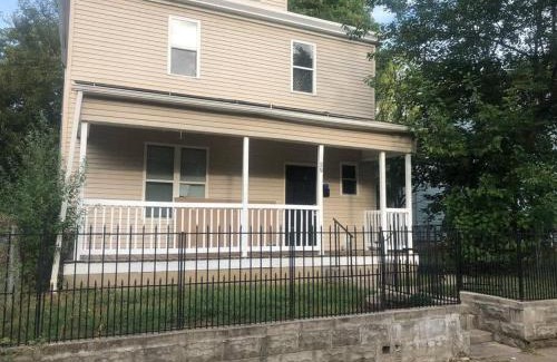 West Columbus House | Housepitality - Franklinton Manor - Spacious