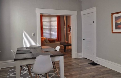 West Columbus Condo | Housepitality - The Orange Door Inn