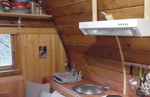 Mijoux Cabin | Housing / Barrel at the Col de la Faucille