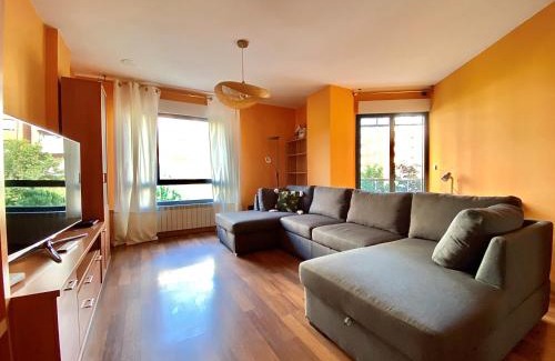 Leon Apartment | Housingleón - Centro con dos plazas de garaje