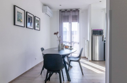 Bolognina Apartment | HouSmart Donato Creti 75