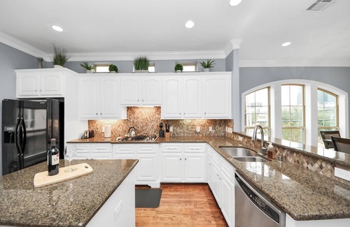 The Galleria House | Houston/The Manor/77056/Corporate Stays 30+ Days