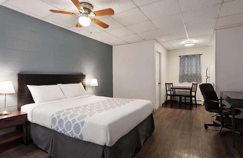Grande Prairie Hotel | Howard Johnson by Wyndham Grande Prairie