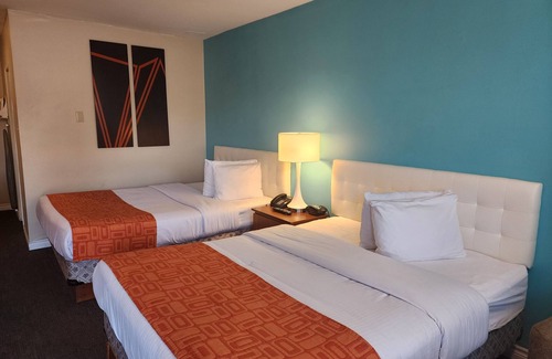 Lindsay Hotel | Howard Johnson by Wyndham Lindsay