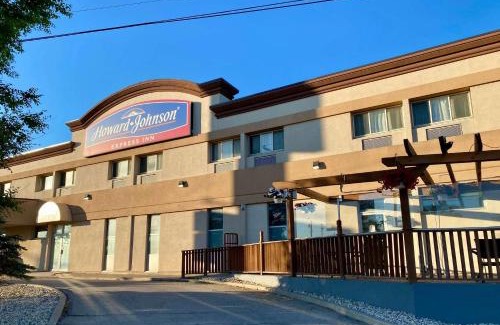 Winnipeg Hotel | Howard Johnson by Wyndham Winnipeg West