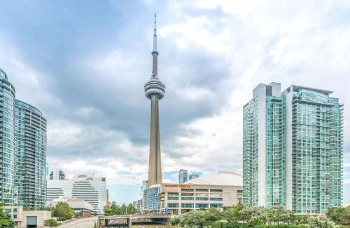 Sunnyside Hotel | Howard Johnson by Wyndham Toronto Downtown West