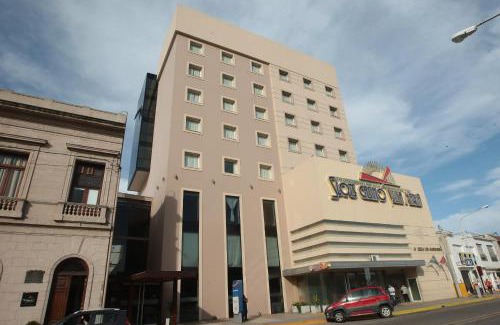 Villa Maria Hotel | Howard Johnson Villa María Hotel y Casino