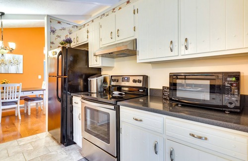 Howard House | Howard Vacation Rental w/ Grill, Fire Pit & Yard!