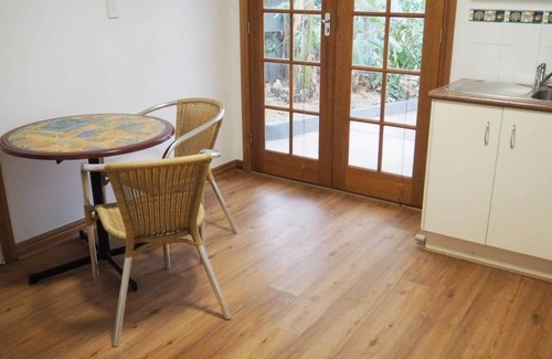Adelaide Central Business District House | Howe on Cottage - on Harriett's