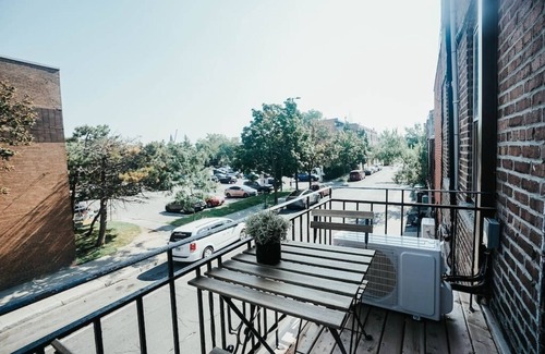 La Petite-Patrie Apartment | HRésidences: Cozy Heritage St André Apt Mtl