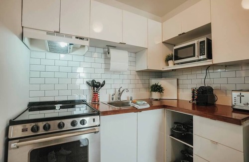 De Lorimier Apartment | HRésidences: Cozy Studio on Mont Royal Street