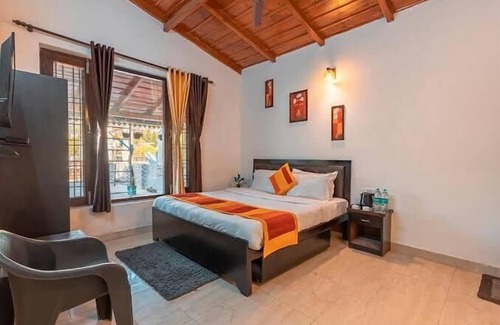 Bhimtal Hotel | HR Upvan Inn