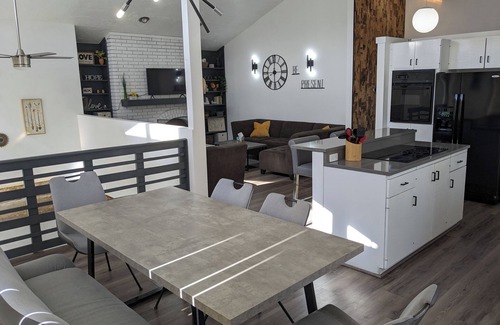 Taylorsville House | HTUB/GAME-ROOM/GaragePKNG/Backyard/Centrally located