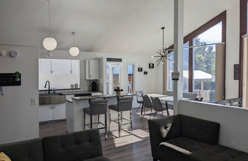 Taylorsville House | HTUB/GAME-ROOM/GaragePKNG/Backyard/Centrally located