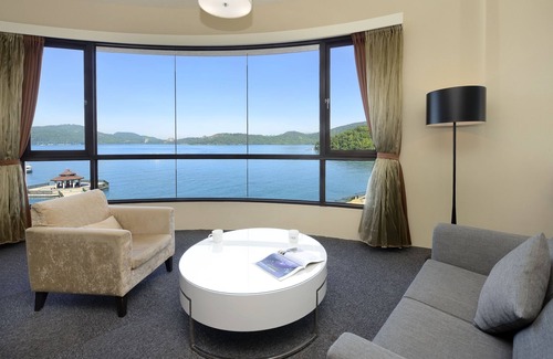 Yuchi Bed & Breakfast | Hu Yue Lakeview Hotel
