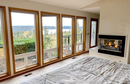 Oak Harbor House | Hubbard Hill Haven