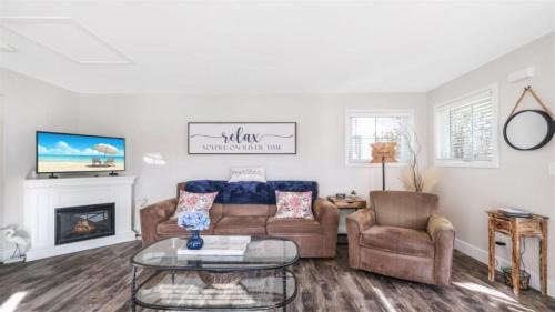 Ottawa House | Huck Finn