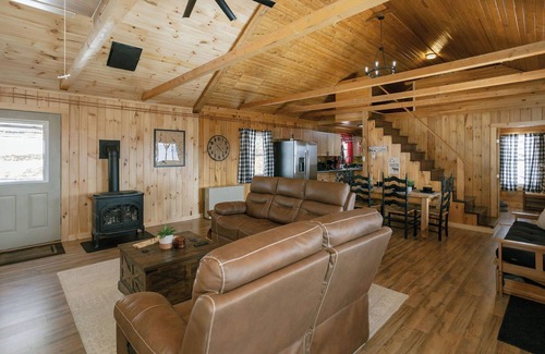 Phillips Cabin | Huck’s Hideaway – Near Rangeley Lakes & Trails