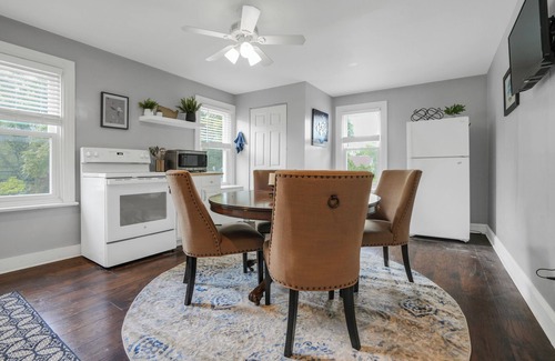 North Wales Apartment | Huckleberry Haven: 4-bedroom Luxury Apartment