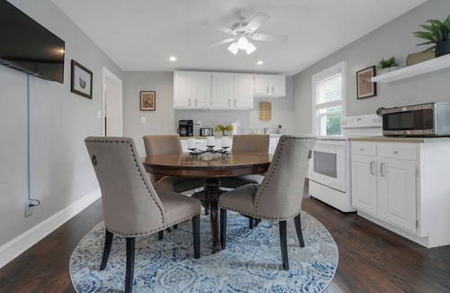 North Wales Apartment | Huckleberry Haven: 4-bedroom Luxury Apartment