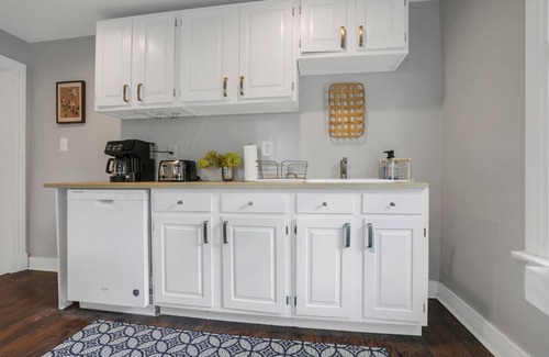 North Wales Apartment | Huckleberry Haven: 4-bedroom Luxury Apartment