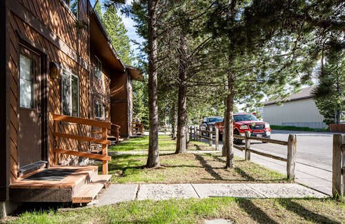 West Yellowstone House | Huckleberry House