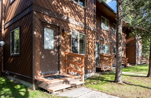West Yellowstone House | Huckleberry House