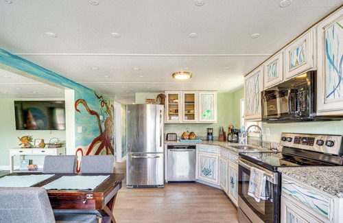 Vista Del Mar House | Hudson Home w/Dock on Canal ~ 1 Mi to Beach!