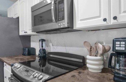 Hudson House | Hudson retreat, 3 Bedroom Pool Home!