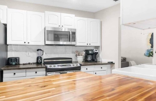 Hudson House | Hudson retreat, 3 Bedroom Pool Home!