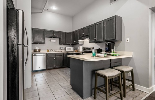 Short North Condo | Huge 2 BR Convention Center Condo by Short North + Downtown+ North Market