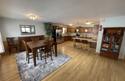 Ouray Condo | Huge 2000 sq ft! 1200 MBPS! Huge private deck! BBQ! On River! Amazing Mtn Views!