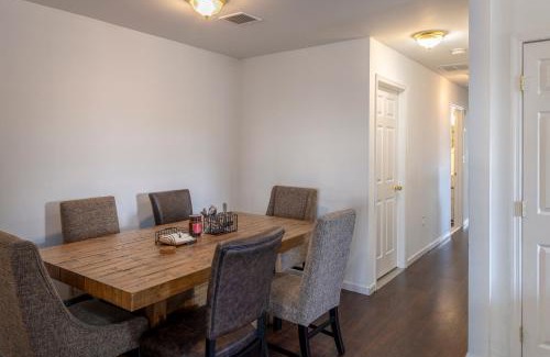 Jersey City Apartment | Huge 3BR Urban Gem just 3 miles to NYC plus Free Parking