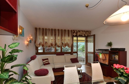 Trento Apartment | Huge Balcony | Mountain View | 2 free parking | Library | Jacuzzi