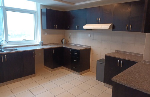 The Greens Apartment | Huge Barsha Heights 4 Bedroom in Heart of Dubai - Balconies, pool, gym, parking!