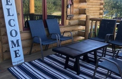 New Lisbon House | Huge Cabin near Castle Rock Lake - New Lisbon, WI