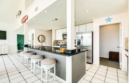 Pirates Beach West House | Huge Deck, 4th Row Gulf Views, Open Living Spaces - Great for Groups!
