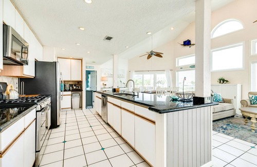 Pirates Beach West House | Huge Deck, 4th Row Gulf Views, Open Living Spaces - Great for Groups!