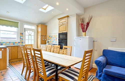 Catford Apartment | Huge family friendly apartment in London
