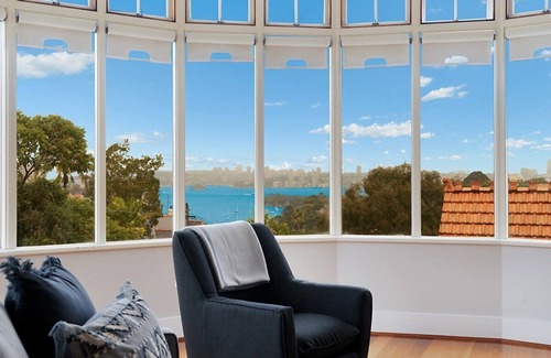 Cremorne Apartment | Huge Harbour View Apartment In Historic Home