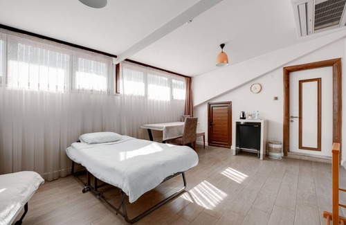 Cekirge Mahallesi House | Huge Hotel Room w Shared Terrace in Bursa