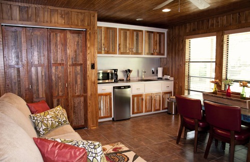 Uvalde House | Huge Luxury Home including 3 Beautiful Cottages only 20 min drive to Concan,TX