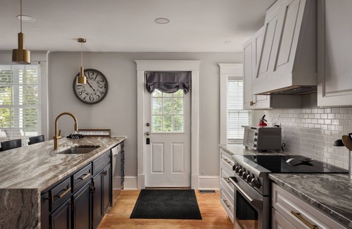 Shenandoah House | Huge Mod Farmhouse Lux 4 Less Than Resort Central Shen Natl or Resort Send Inq.