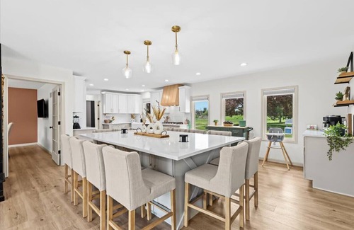 Howell House | Huge Modern Home on 10 Acres-Indoor Pool & Sauna!