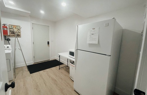 Murray House | HUGE mother in law apartment in PRIME location