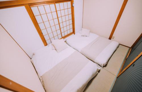 Joto Apartment | Huge Osaka Castle House - local vibes quiet area