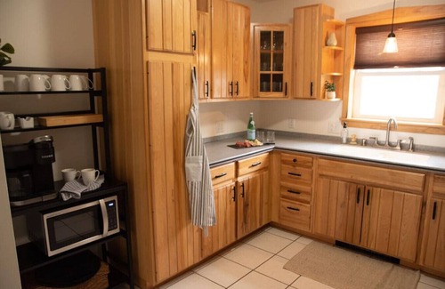 Sandy Creek House | Huge Sandy Pond LAKE HOUSE - Sleeps 14!